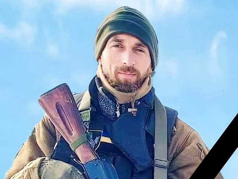 Залишились дружина та син: у Чигирині провели в останню путь бійця-мінометника Андрія Чорного