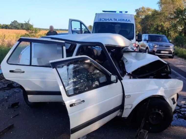 На Полтавщині не розминулись два легковики: одна людина загинула, троє зазнали травм