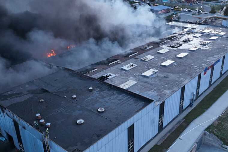 В Тернополі ліквідовано масштабну пожежу на підприємстві
