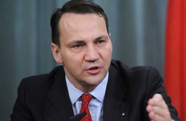 Європі не варто намагатися нормалізувати стосунки з Росією, – Сікорський