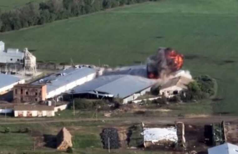 Новий "фронтовий бомбардувальник": ЗСУ з повітря в мотлох розносять позиції РФ протитанковими мінами