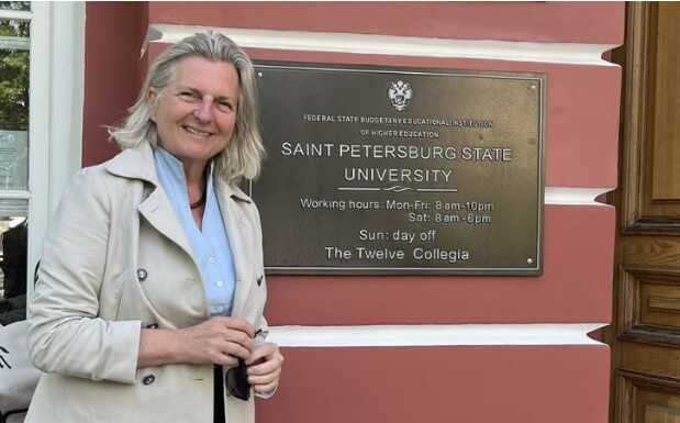 Життя у російському селі не підійшло: ексглава МЗС Австрії перебирається до Петербурга