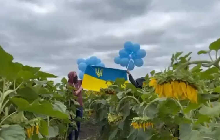 В окупованому Токмаку українські патріоти запустили у небо синьо-жовтий прапор