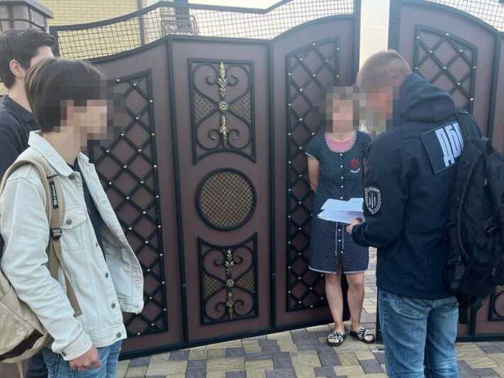 В Ровенской области правоохранитель переправлял мужчин в Польшу