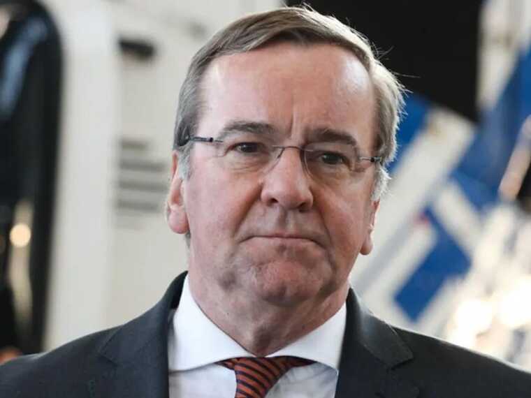 Міністр оборони Німеччини назвав єдину умову миру в Україні