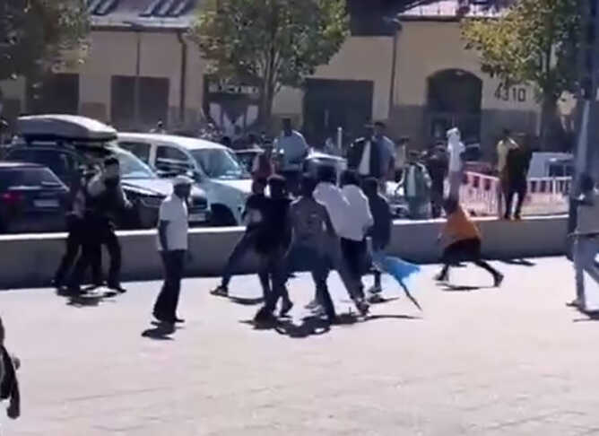 Постраждали 26 поліцейських. У німецькому Штутгарті вихідці з Еритреї влаштували масові заворушення