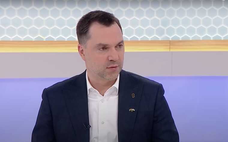 Арестович заявив, що війна в Україні може тривати ще щонайменше 9 років