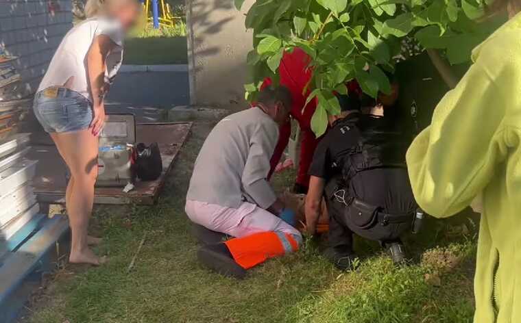 В Кременчуге из окна на 9-м этаже выпал трехлетний ребенок