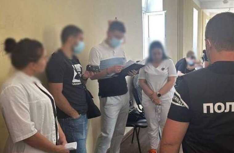В Одесі викрили на корупції голову лікарської комісії, яка оглядала мобілізованих