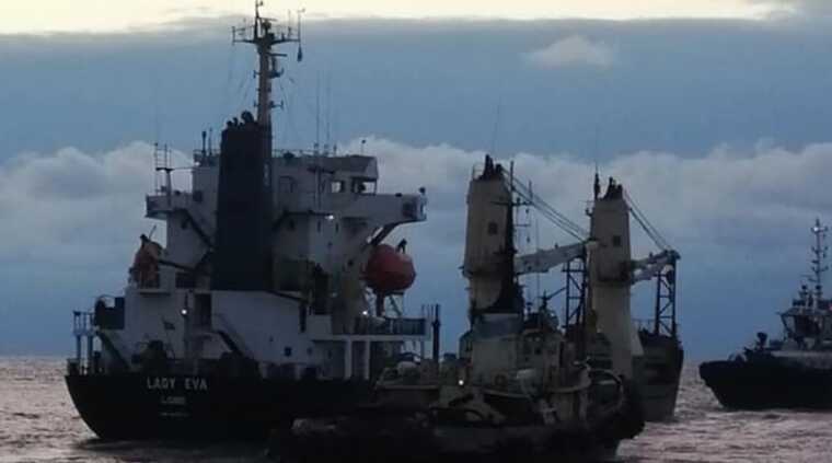 В Украину направляются первые гражданские суда с начала войны