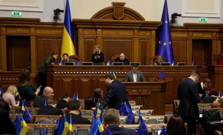 У Раді хочуть мотивувати 50 тисяч ув’язнених почати виробляти електрику