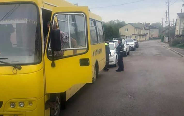 На Львівщині затримали нетверезого водія шкільного автобуса