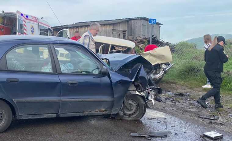 ДТП в Львівській області: у лобовій аварії двох легковиків загинула 29-річна жінка
