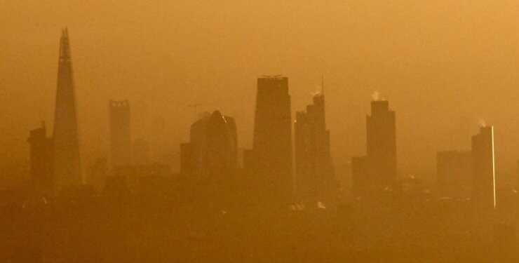 Близько 400 тисяч смертей на рік: майже вся Європа дихає токсичним повітрям, — Guardian