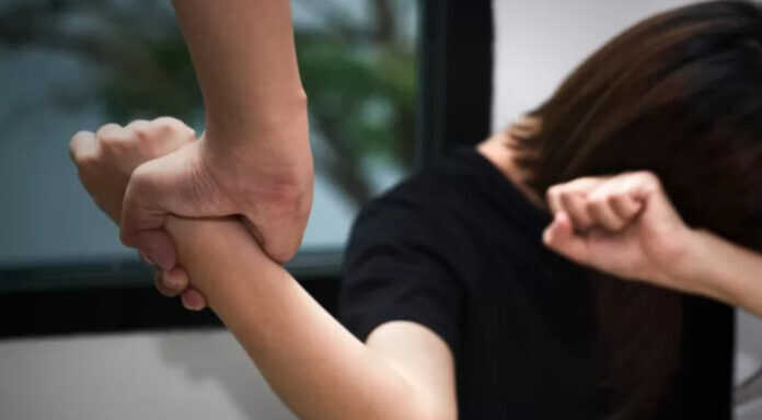 В Днепре мужчина несколько лет насиловал малолетнюю дочь