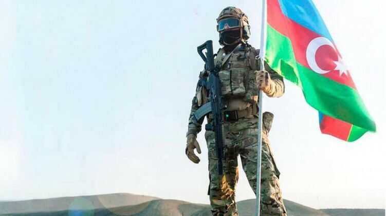 Армія Карабаху почала здавати зброю під контролем російських миротворців