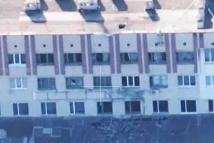 Окуповані з перших днів війни: ЗСУ вдарили по автопарку РФ в Олешках