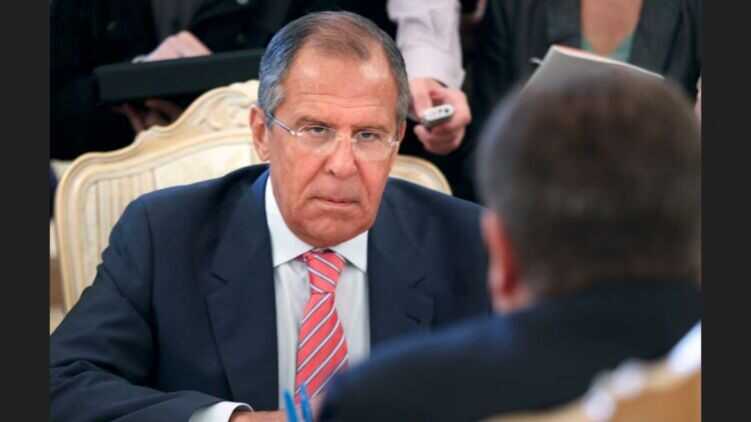 Конфликт в Украине будет решаться на поле боя - Лавров