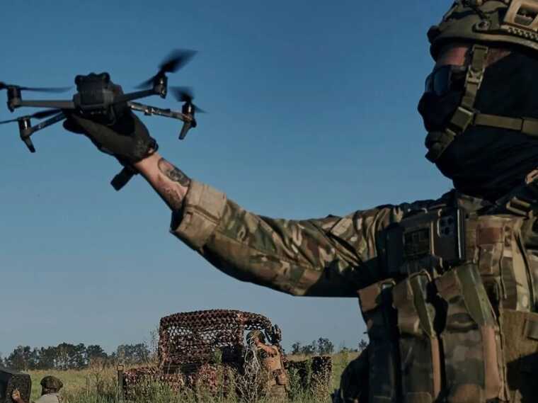 ВСУ подбили огневую позицию врага, а затем дроном догнали бежавших оккупантов