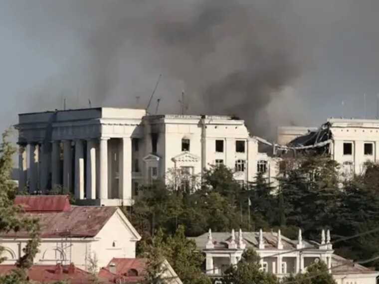 Окупанти залишають місця постійного розташування в Криму через страх перед ударами ЗСУ, – "Атеш"