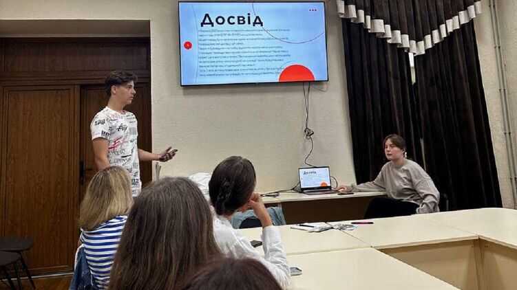 В Калуше потребовали переименовать детский сад "Чебурашка"