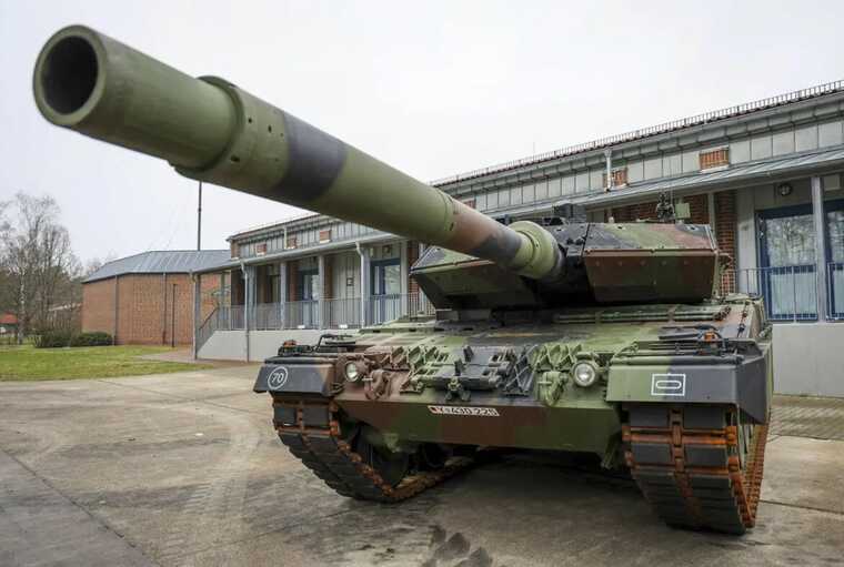 Бербок визнала, що частина поставленого в Україну озброєння застаріла чи не працювала