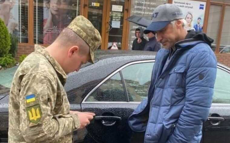 Страхи та російська "деза": ЗМІ в Україні досліджували Telegram-канали про вручення повісток