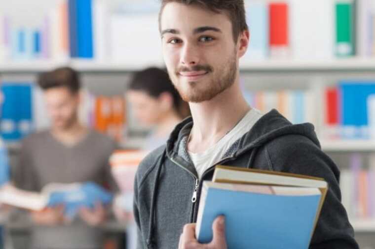 Мобилизация в Украине: кто из студентов может выехать за границу