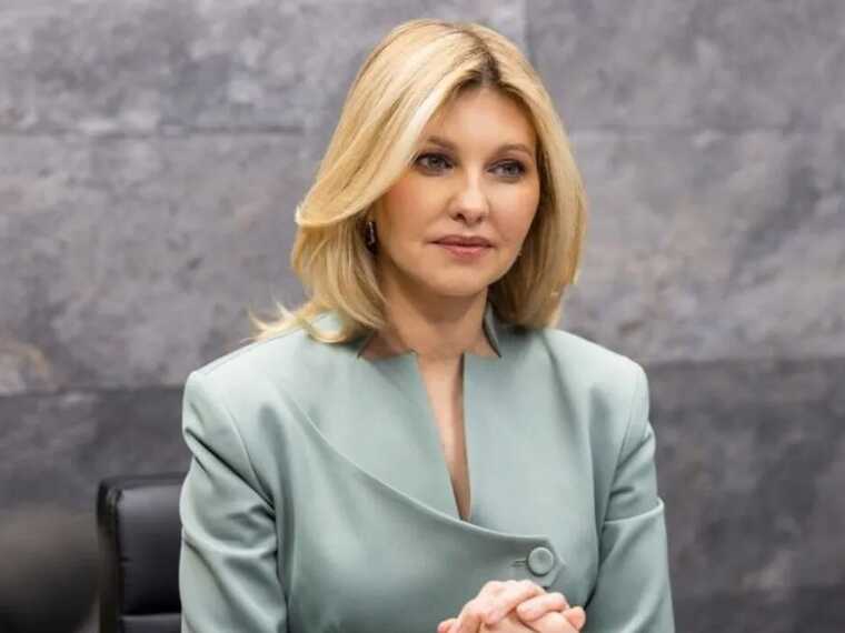 Роспропагандисти показали фейковий російський паспорт Олени Зеленської