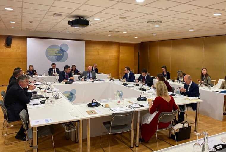 Зеленский встретился с премьером Словакии