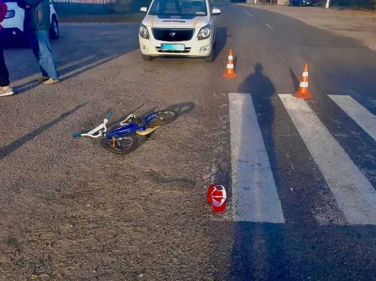В Киевской области мотоциклист сбил 5-летнего велосипедиста: ребенка госпитализировали