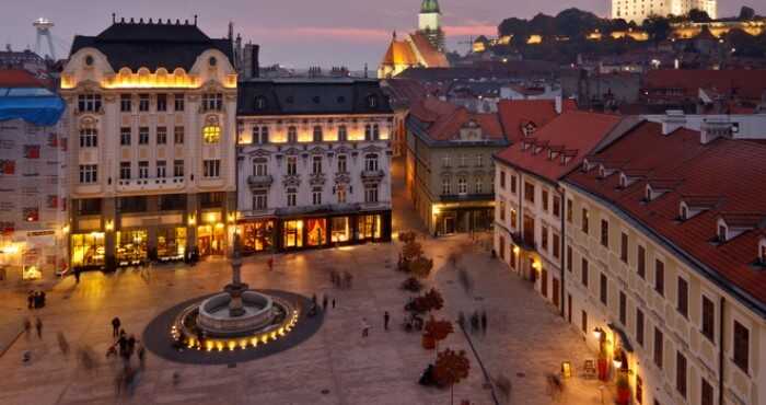 В столице Словакии Братиславе объявили чрезвычайное положение из-за мигрантов