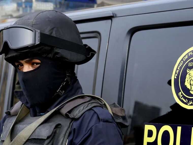 В Египте офицер полиции открыл огонь по туристам из Израиля (Дополнено)