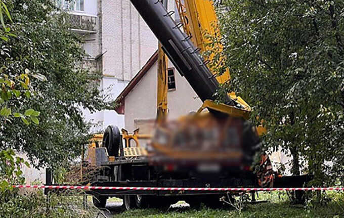 На Прикарпатті демонтована труба котельні вбила кранівника