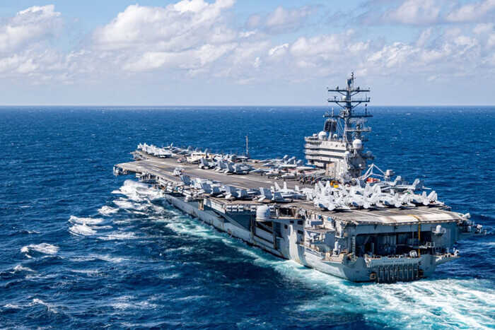 До Південної Кореї прибув атомний авіаносець США