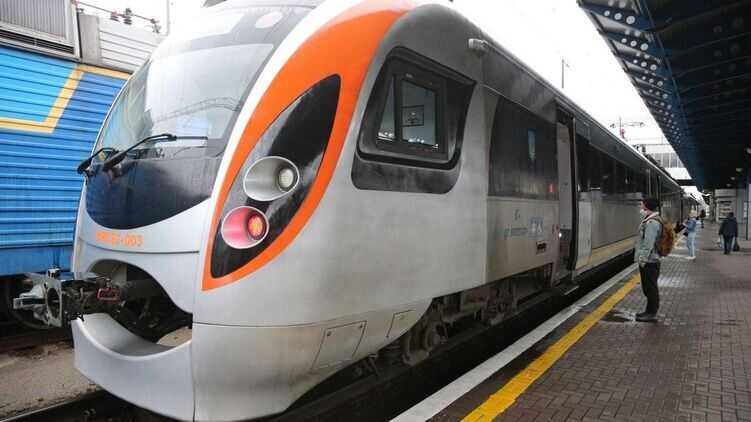 Вперше за 18 років зі Львова до Варшави почав ходити потяг