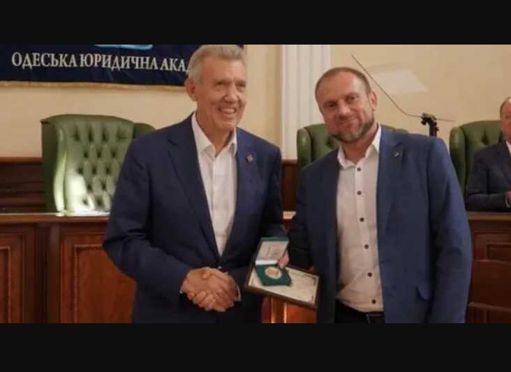 НАБУ відсторонило директора Одеського теруправління, який отримав нагороду від Ківалова