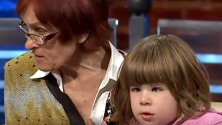 Суд Чернігова забрав 12-річну доньку у найстаршої матері України