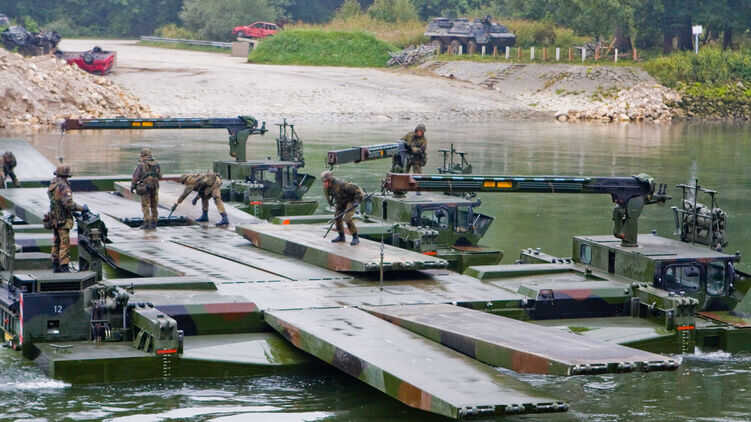 З’явилося відео навчань українських військових із німецькими машинами-амфібіями M3 Amphibious Rig