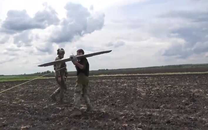 Українські воїни завдаки БпЛА "Лелека" виявили і знищили російську САУ "Нона"