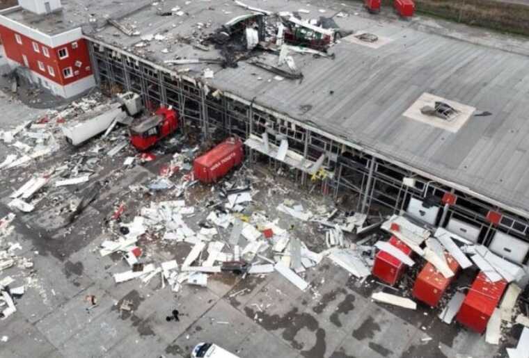 “Нова пошта” показала ще одне відео моменту атаки РФ по терміналу під Харковом