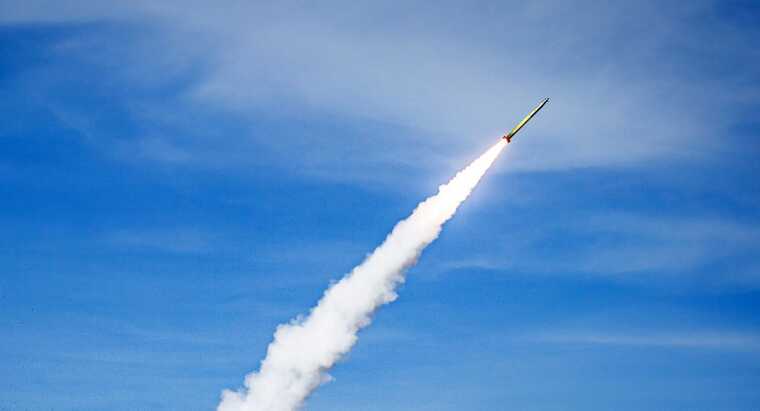 Над Дніпропетровською областю ППО збила ракету