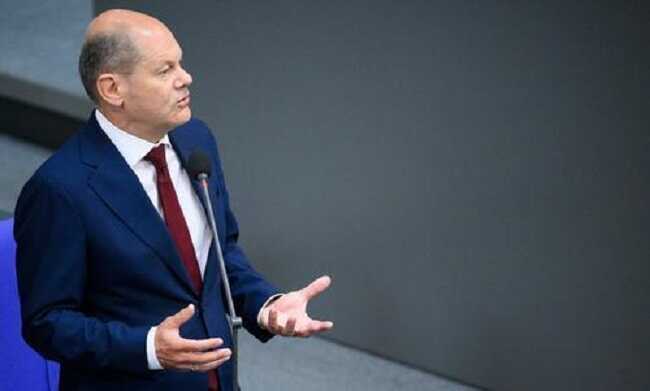 Шольц закликав німецькі компанії активніше наймати на роботу українців