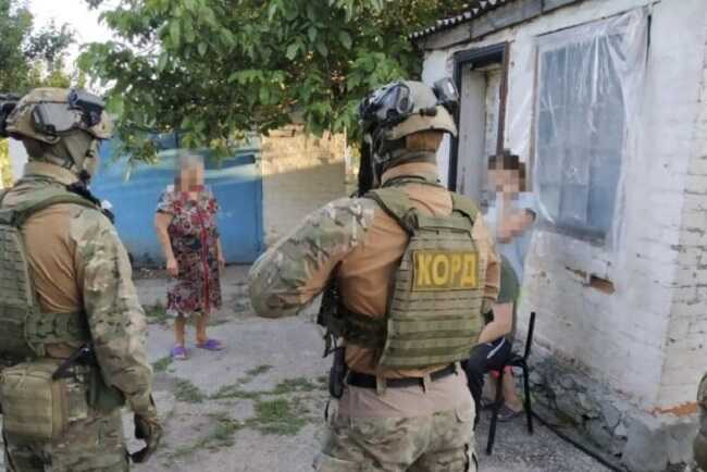 Продавали неіснуючий товар – трьом мешканцям Запорізького району повідомлено про підозру у шахрайстві