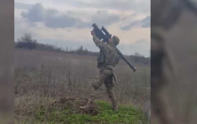 Військовий ЗСУ одним пострілом знищив БПЛА “Орлан-10”