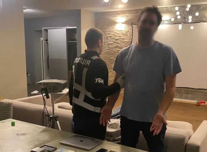 В Киеве задержали иностранца: продавал кокаин в столице, "товар" ему отправляли родственники