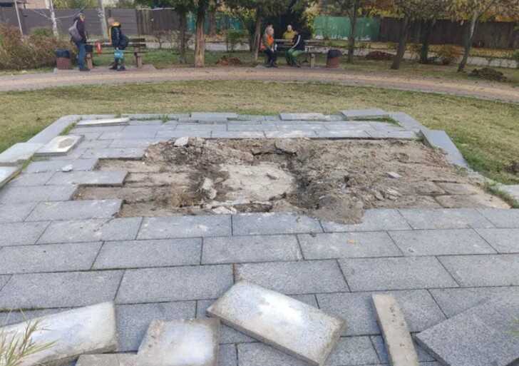 У Києві демонтували погруддя більшовику Михайлу Кирпоносу