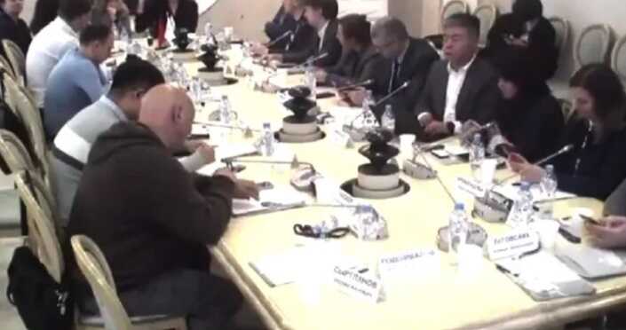 Проукраинский пранкер прорвался на российско-китайскую конференцию, назвавшись "IT-шником из Самары"