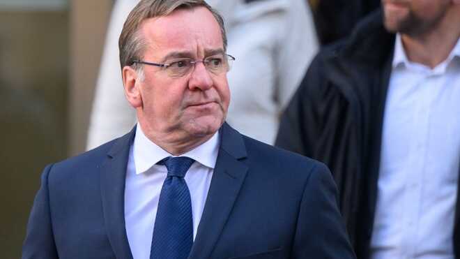 Міністр оборони Німеччини заявив, що НАТО має бути готовим до російської агресії