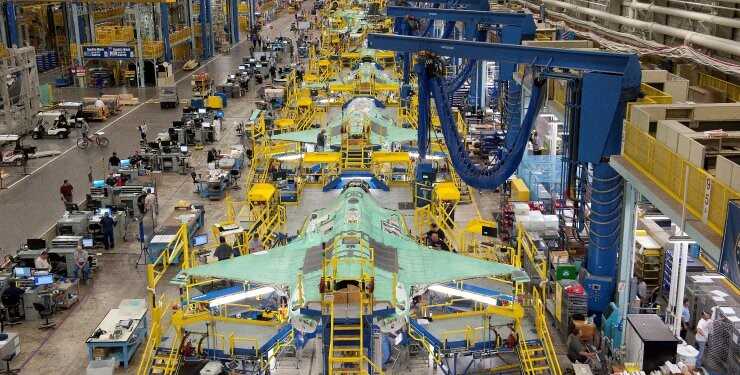 Світові виробники зброї збільшують доходи завдяки військовій допомозі Україні, — Reuters